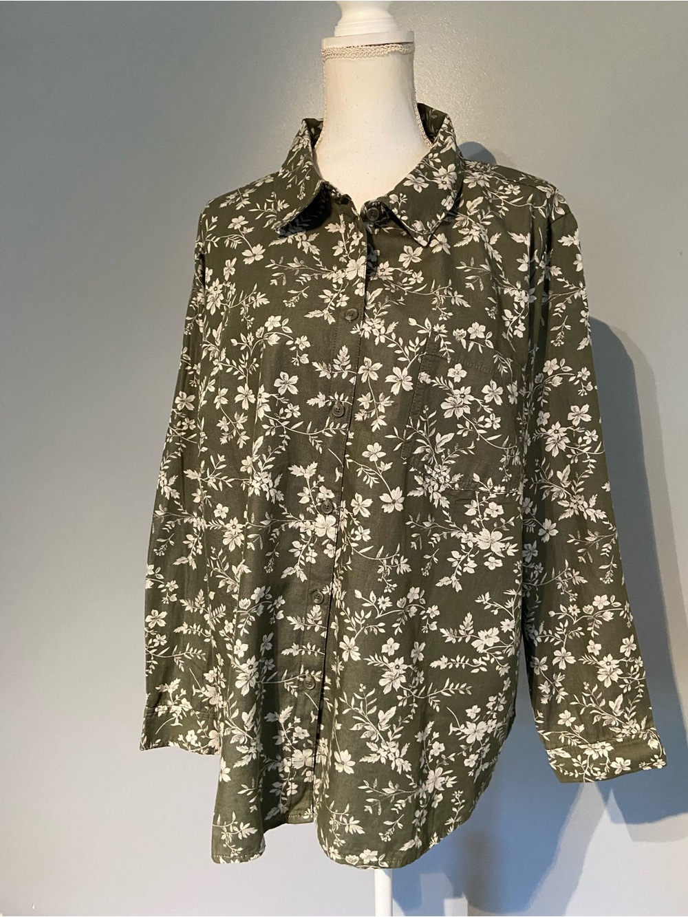 Joan Rivers Olive Green Floral Button-Down Shirt